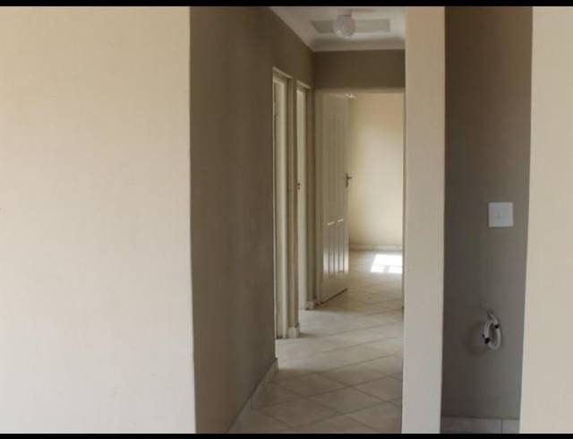 3 BEDROOM HOUSE FOR SALE IN CRYSTAL PARK